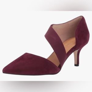 Corso Como suede pointy shoes with kitten heel.